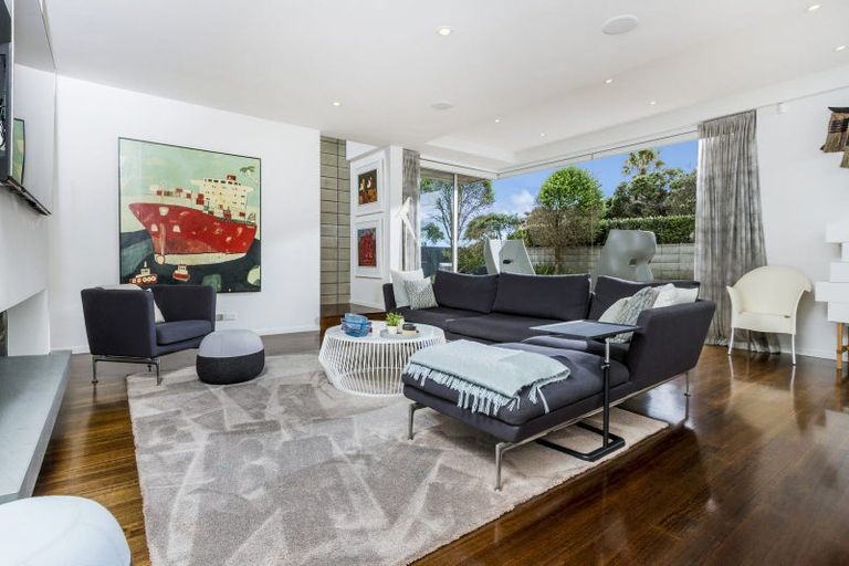 Photo of property in 28 Muritai Road, Milford, Auckland, 0620