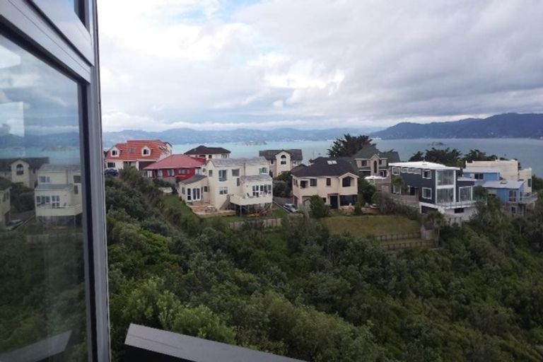 Photo of property in 10 Paratu Way, Strathmore Park, Wellington, 6022