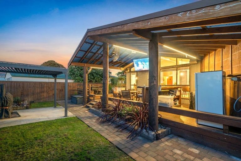 Photo of property in 14 Station Road, Takanini, 2112