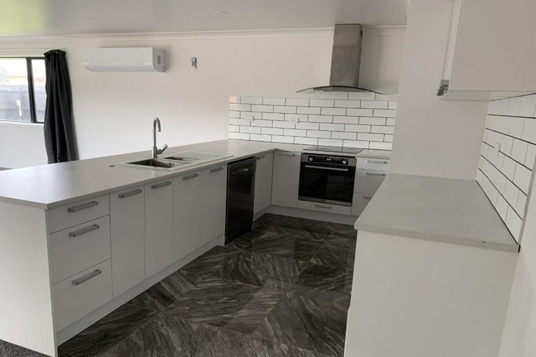 Photo of property in 19b Chestnut Close, Kelvin Grove, Palmerston North, 4414