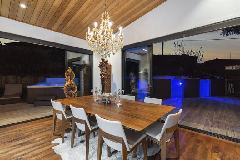 Photo of property in 34 Hebron Road, Waiake, Auckland, 0630