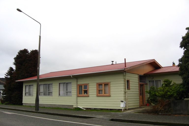 Photo of property in 14 Sinnamon Street, Reefton, 7830