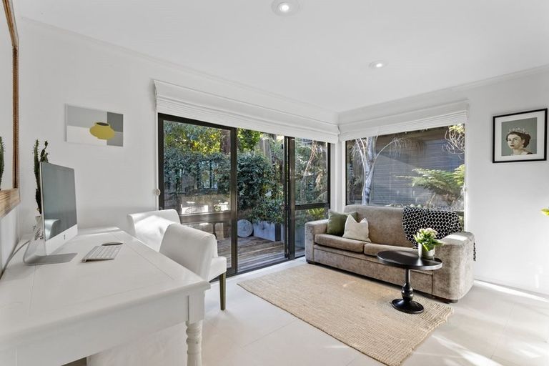 Photo of property in 1/2 Parr Terrace, Castor Bay, Auckland, 0620