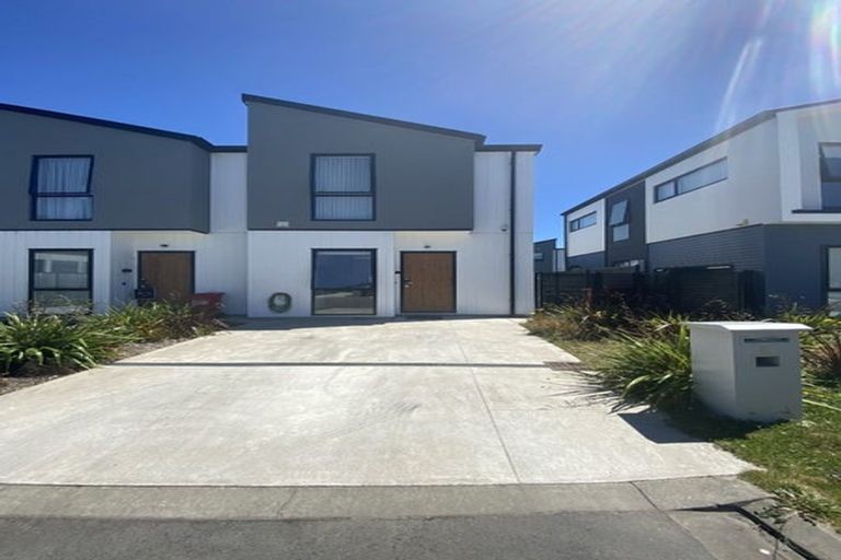 Photo of property in 6 Gloaming Lane, Wallaceville, Upper Hutt, 5018