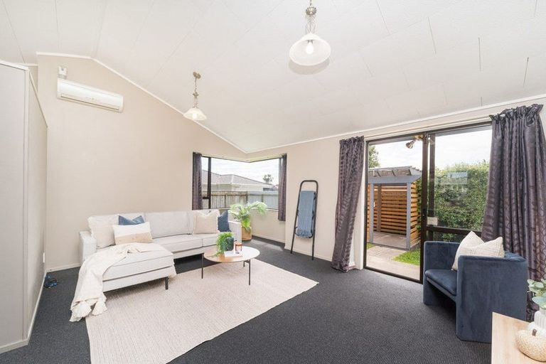 Photo of property in 30 Peppertree Glade, Kelvin Grove, Palmerston North, 4414