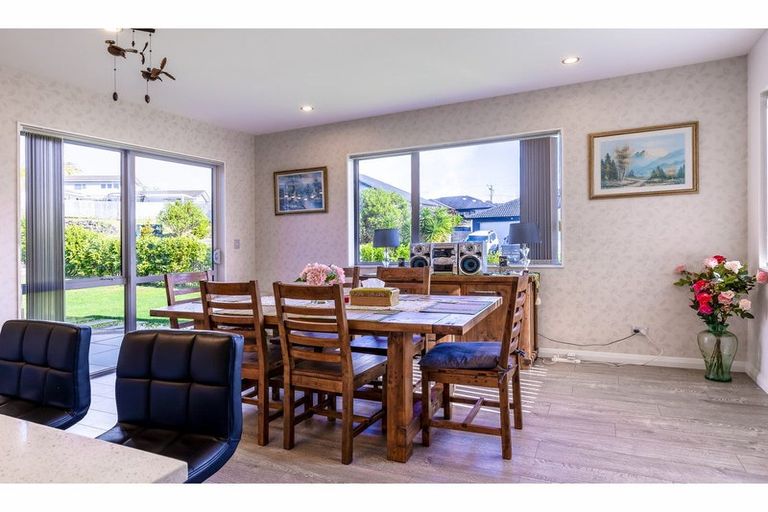 Photo of property in 6 Josh Road, Huapai, Kumeu, 0810