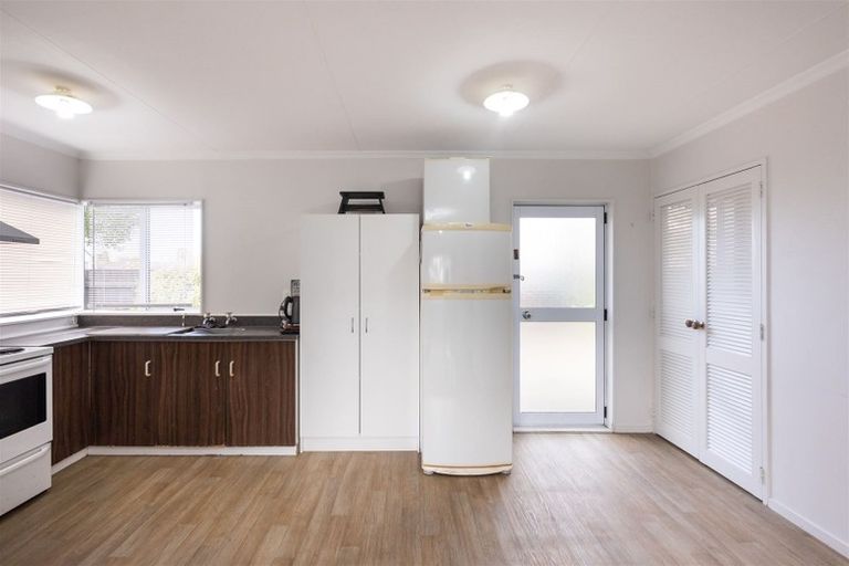 Photo of property in 60 Newton Place, Westbrook, Palmerston North, 4412