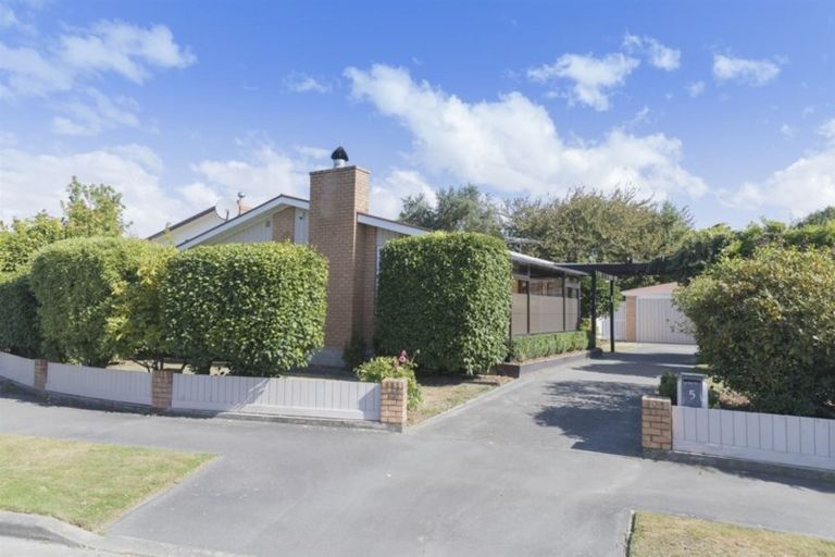 Photo of property in 5 Skye Place, Burnside, Christchurch, 8053