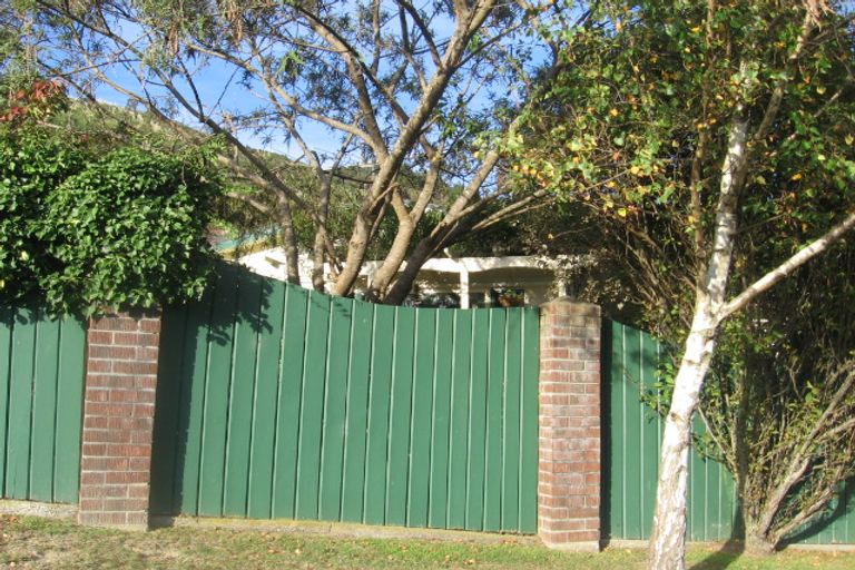 Photo of property in 17 Leeward Drive, Whitby, Porirua, 5024