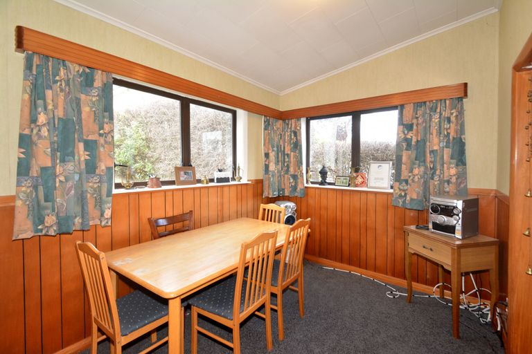 Photo of property in 25 Kaikorai Valley Road, Kaikorai, Dunedin, 9010