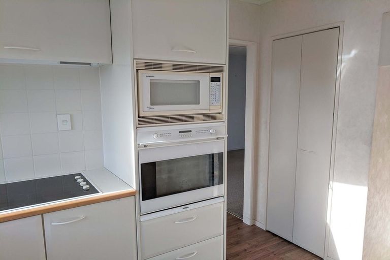 Photo of property in 18 Cromdale Avenue, Highland Park, Auckland, 2010