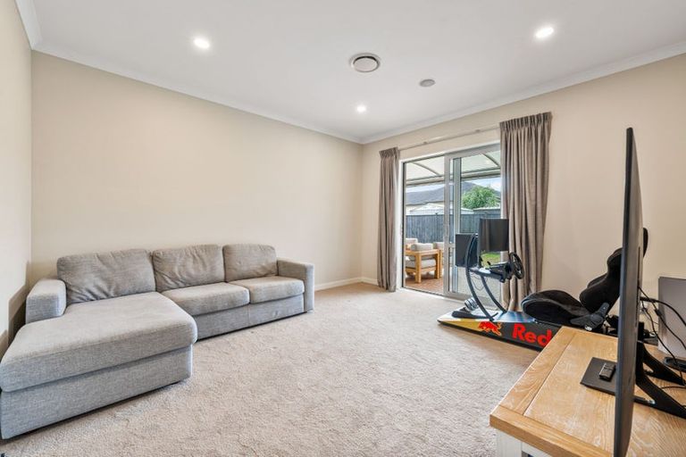 Photo of property in 4 Lewis Younie Road, Kumeu, 0810