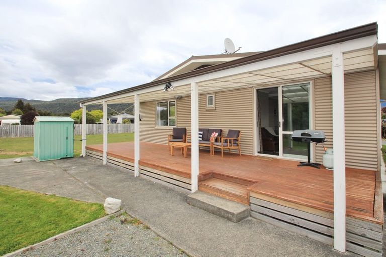 Photo of property in 8 Motu-au Close, Manapouri, 9679