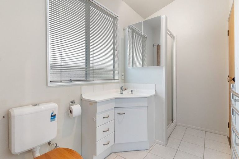 Photo of property in 14 Seaglen Place, Botany Downs, Auckland, 2010