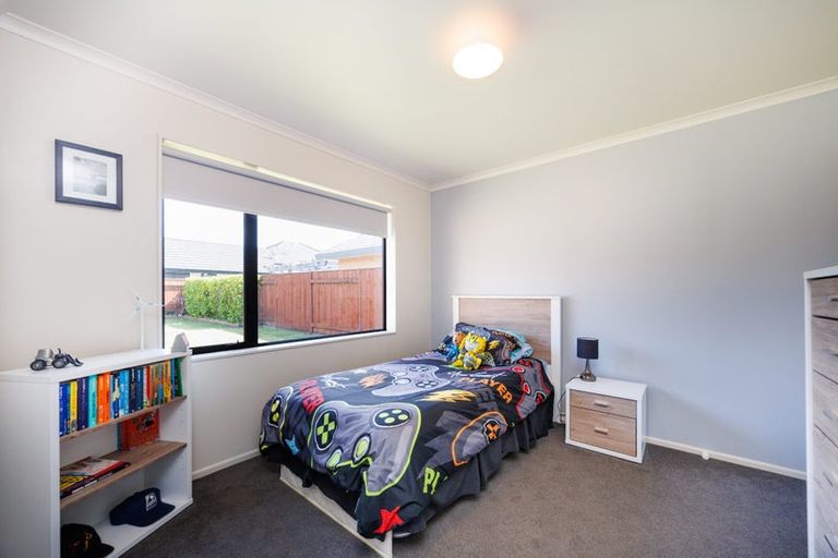 Photo of property in 43 Geneva Terrace, Kelvin Grove, Palmerston North, 4414