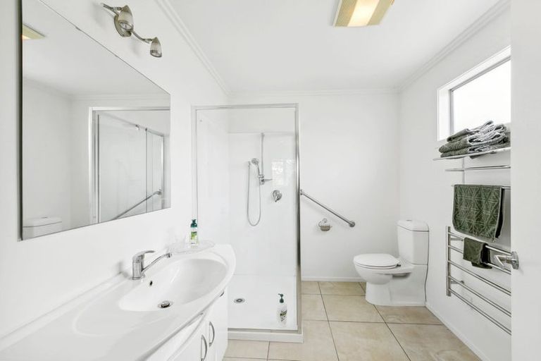 Photo of property in 117 Poplar Grove, Whalers Gate, New Plymouth, 4310