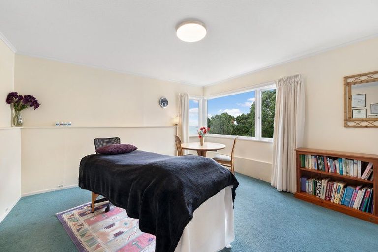 Photo of property in 9 Homebush Road, Khandallah, Wellington, 6035