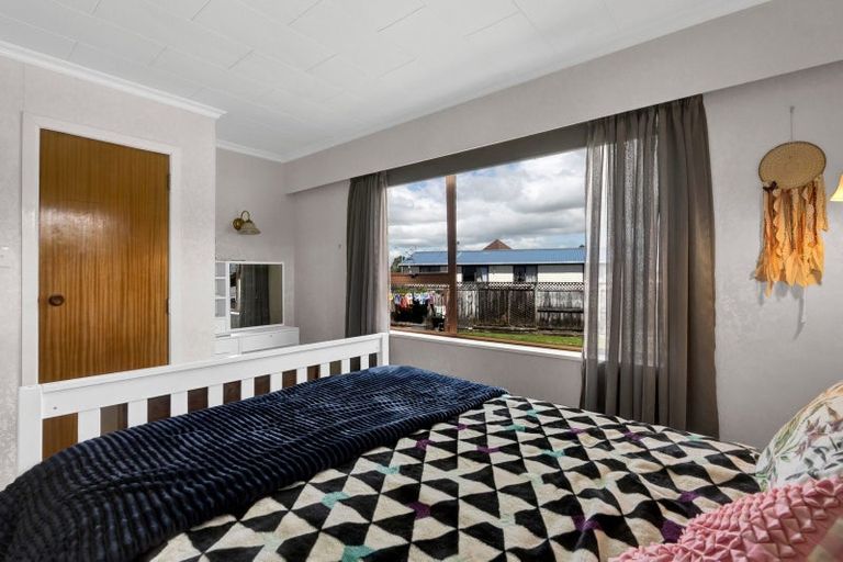 Photo of property in 1 Tainui Terrace, Inglewood, 4330