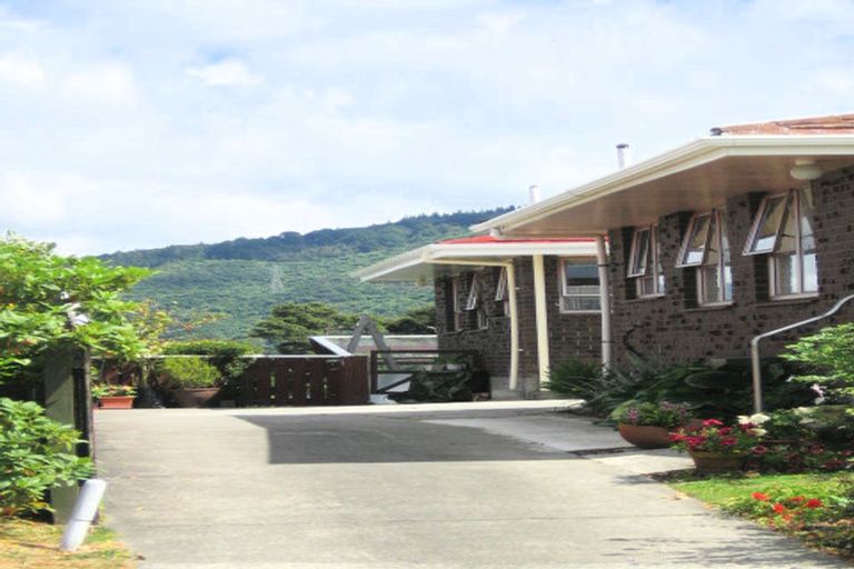 Photo of property in 2/15 Roband Crescent, Brown Owl, Upper Hutt, 5018