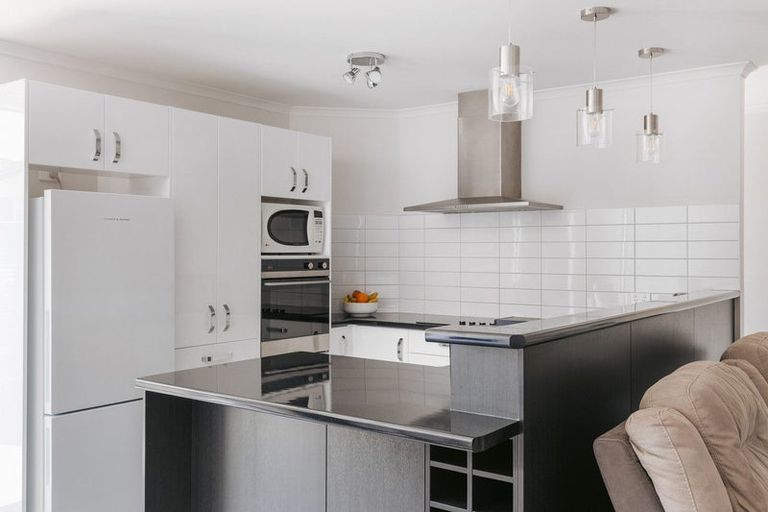 Photo of property in Waterview Estate, 11/4 Greystone Place, Omokoroa, 3114