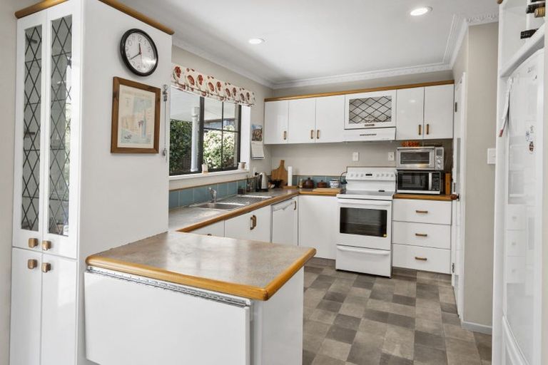 Photo of property in 2/30c Greers Road, Ilam, Christchurch, 8041