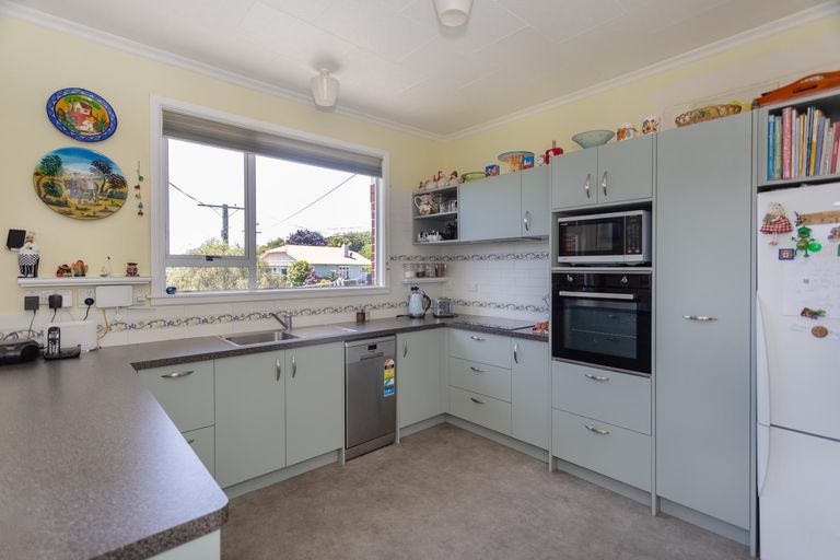 Photo of property in 1 Queens Crescent, Oamaru, 9400