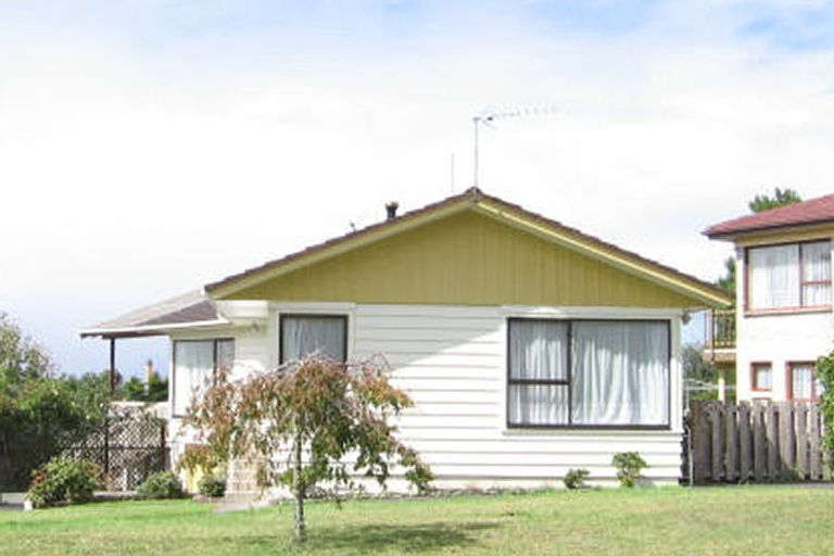 Photo of property in 23 Spence Road, Henderson, Auckland, 0612