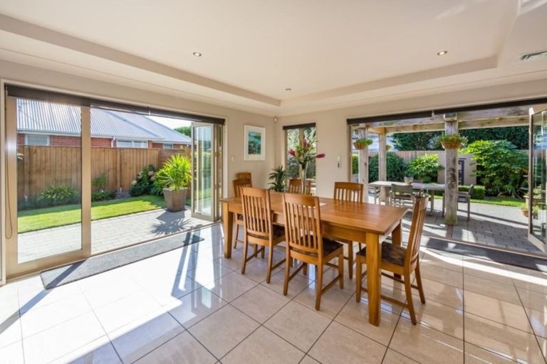 Photo of property in 32 Sovereign Gardens, Halswell, Christchurch, 8025