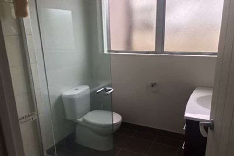 Photo of property in 17 Harrowglen Drive, Northcross, Auckland, 0632