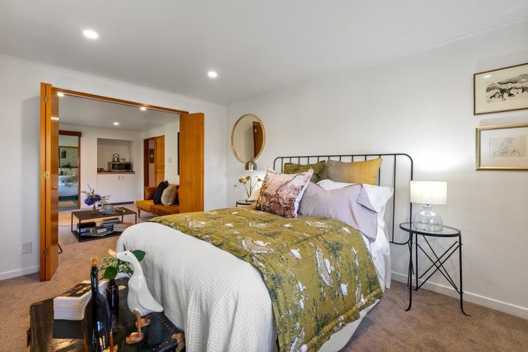 Photo of property in 6 Dorset Way, Wilton, Wellington, 6012