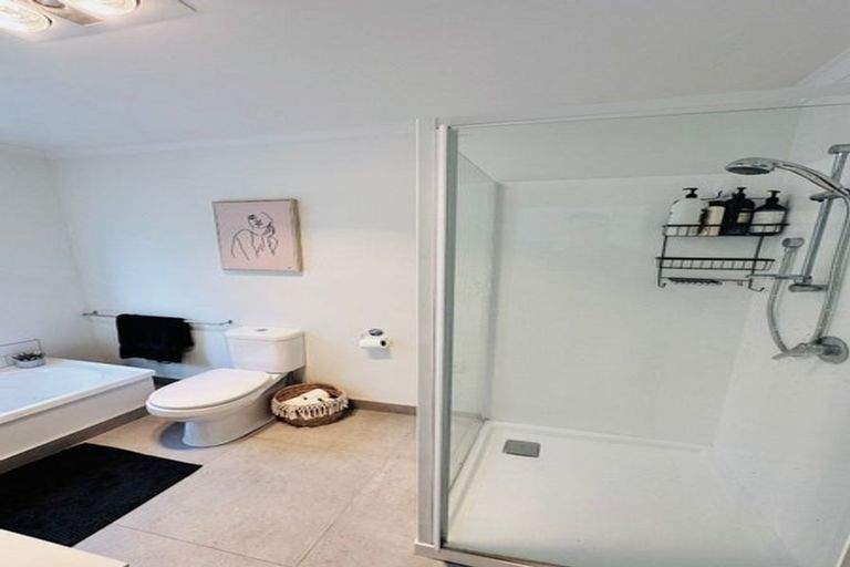 Photo of property in 8 Pangu Way, Mangere, Auckland, 2022