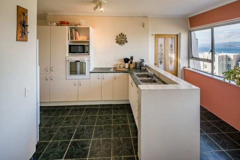 Photo of property in 6/2 Grafton Road, Roseneath, Wellington, 6011