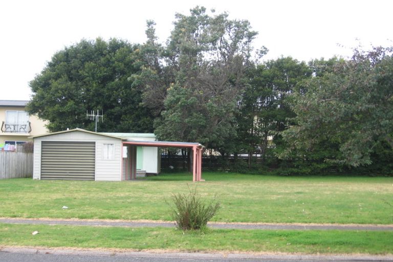 Photo of property in 108 Charleston Avenue, Whangamata, 3620