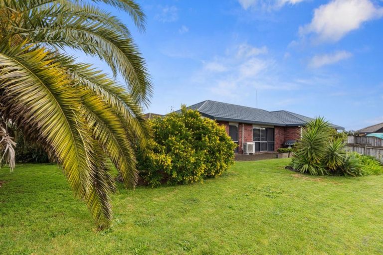 Photo of property in 1 Thoroughbred Place, Papamoa Beach, Papamoa, 3118