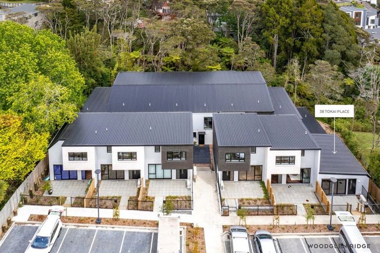 Photo of property in 38 Tokai Place, Glen Eden, 0602