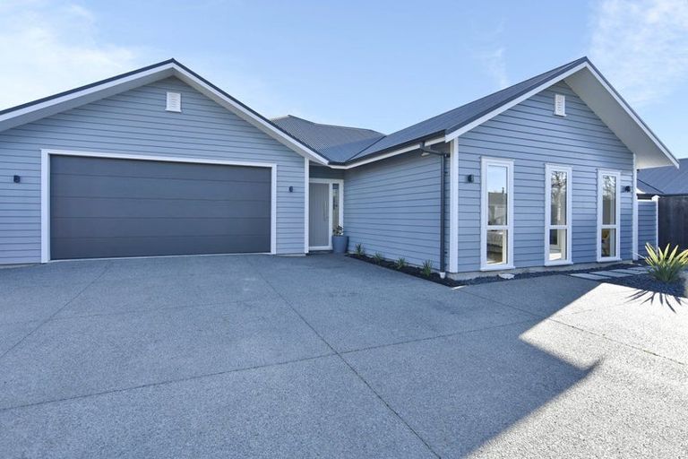 Photo of property in 8 Highfield Lane, Rangiora, 7400