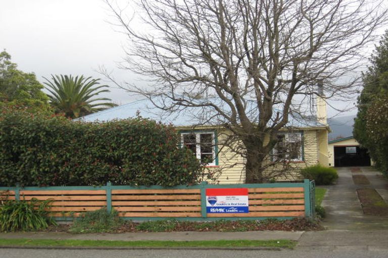 Photo of property in 408 High Street South, Carterton, 5713