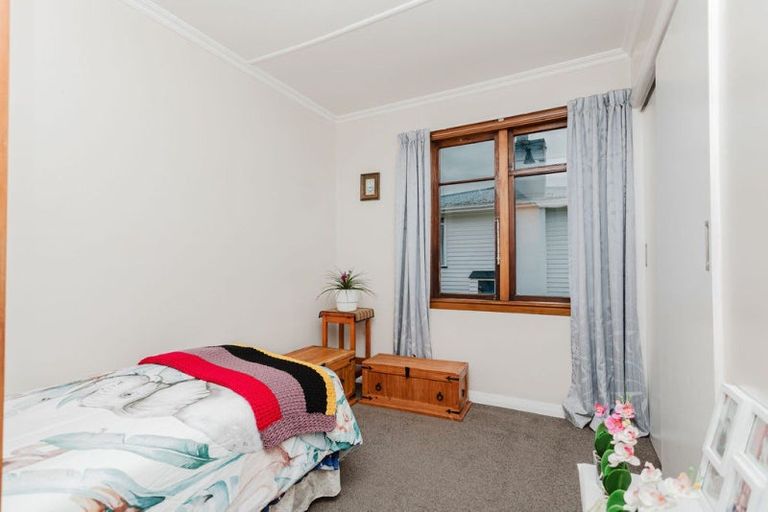 Photo of property in 68 Miller Street, Dannevirke, 4930
