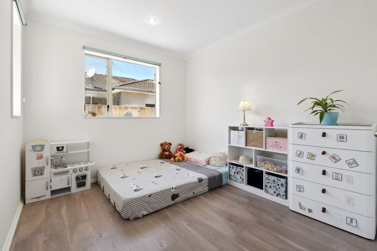 Photo of property in 74 Baverstock Road, Flat Bush, Auckland, 2016