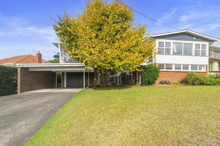 Photo of property in 56 Jaemont Avenue, Te Atatu South, Auckland, 0610