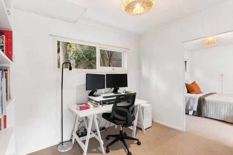 Photo of property in 12 Mcdowell Crescent, Hillcrest, Auckland, 0627