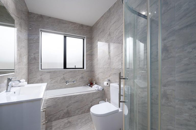 Photo of property in 15 Huahua Crescent, Papakura, 2110