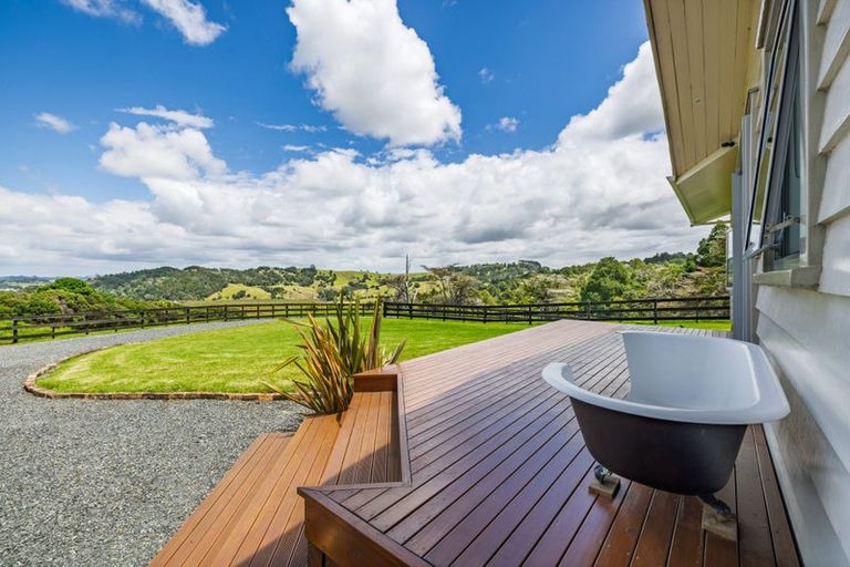Photo of property in 6 Te Pahi River Drive, Paparoa, Maungaturoto, 0583