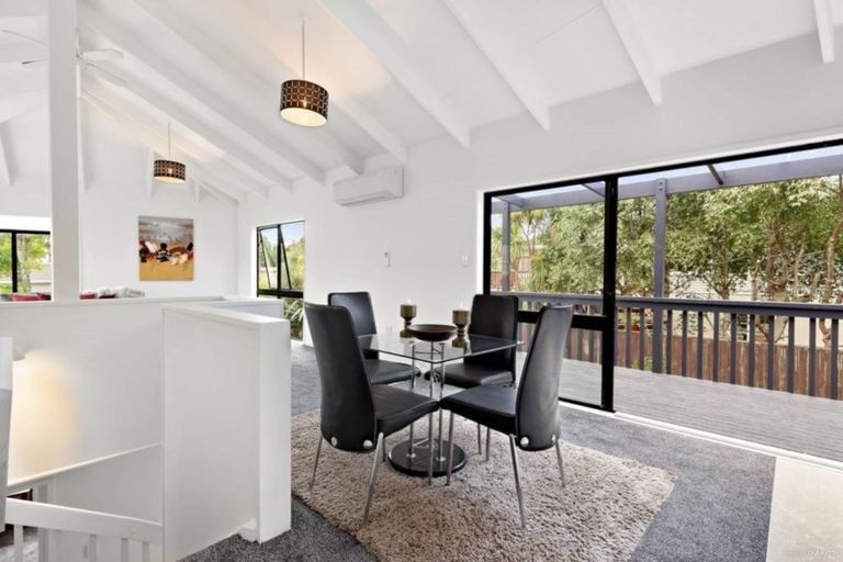 Photo of property in 2/47 Sheridan Drive, New Lynn, Auckland, 0600