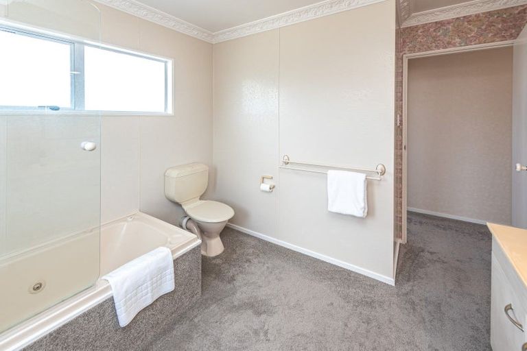 Photo of property in 14 Rawhiti Place, Saint Johns Hill, Whanganui, 4501