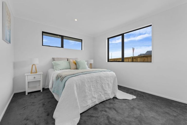 Photo of property in 2 Dolcetto Place, Pokeno, 2402