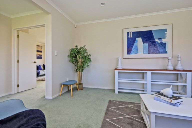 Photo of property in 2 Addington Place, Taradale, Napier, 4112