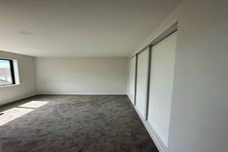 Photo of property in 9 Milenio Crescent, Windsor Park, 0632