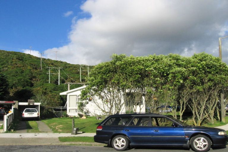 Photo of property in 13 Carnavon Place, Cannons Creek, Porirua, 5024