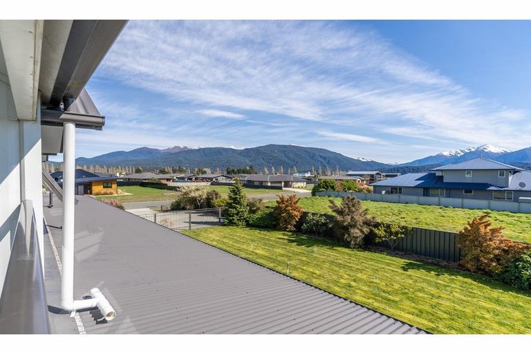 Photo of property in 18 Acheron Way, Te Anau, 9600